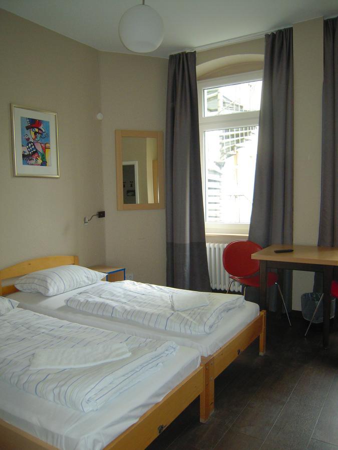برلين Happy Go Lucky Hotel + Hostel Schoneberg المظهر الخارجي الصورة
