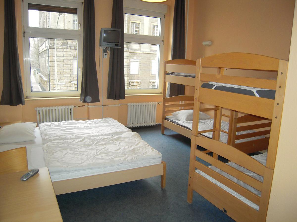 برلين Happy Go Lucky Hotel + Hostel Schoneberg المظهر الخارجي الصورة