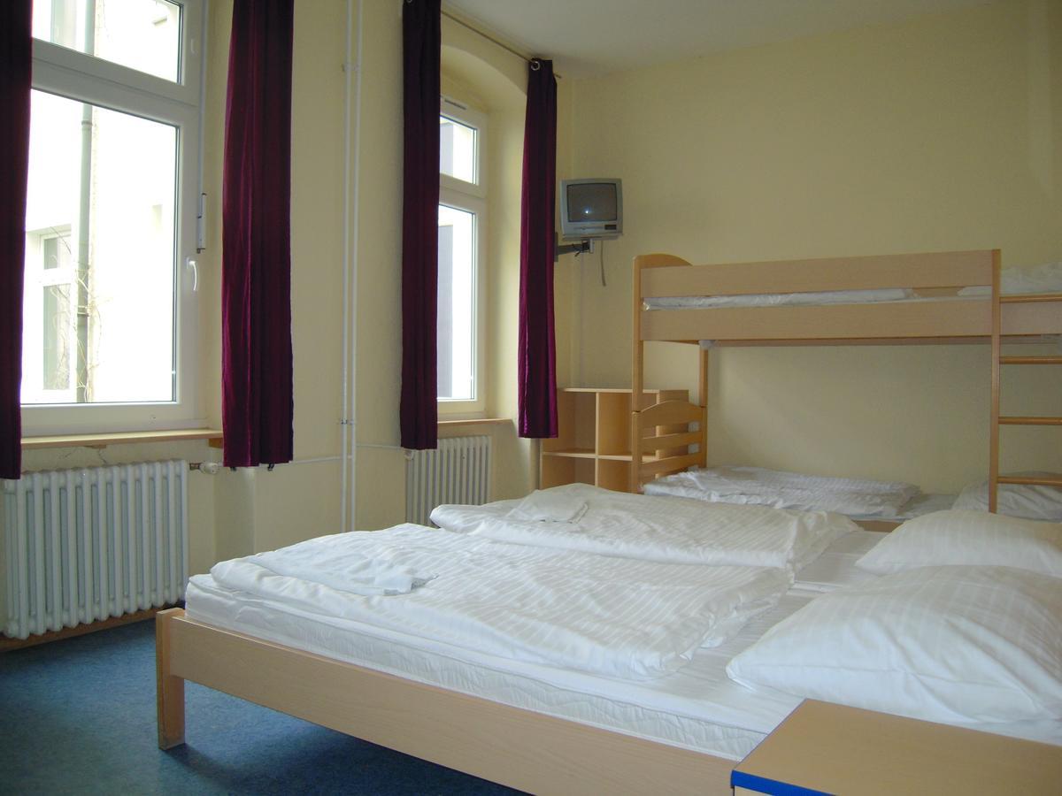 برلين Happy Go Lucky Hotel + Hostel Schoneberg المظهر الخارجي الصورة