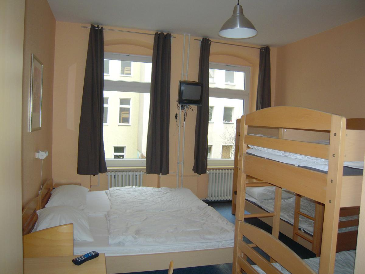 برلين Happy Go Lucky Hotel + Hostel Schoneberg المظهر الخارجي الصورة