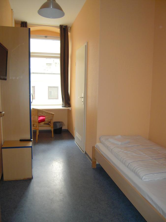 برلين Happy Go Lucky Hotel + Hostel Schoneberg المظهر الخارجي الصورة