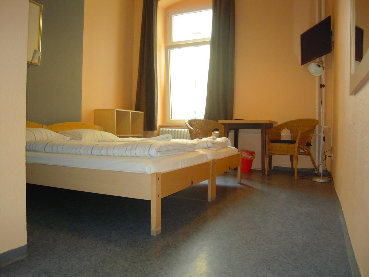 برلين Happy Go Lucky Hotel + Hostel Schoneberg المظهر الخارجي الصورة