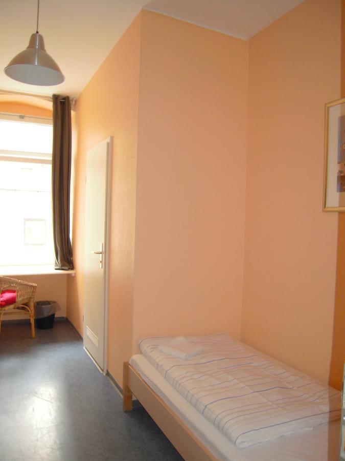 برلين Happy Go Lucky Hotel + Hostel Schoneberg المظهر الخارجي الصورة