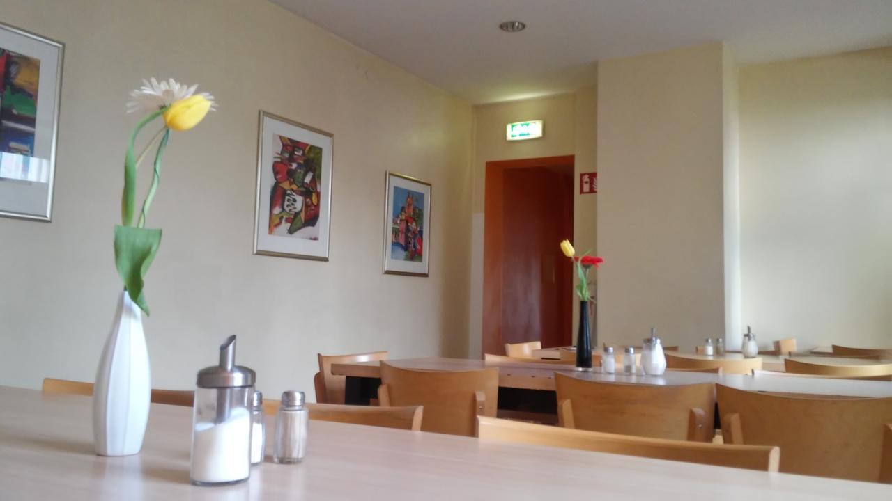 برلين Happy Go Lucky Hotel + Hostel Schoneberg المظهر الخارجي الصورة