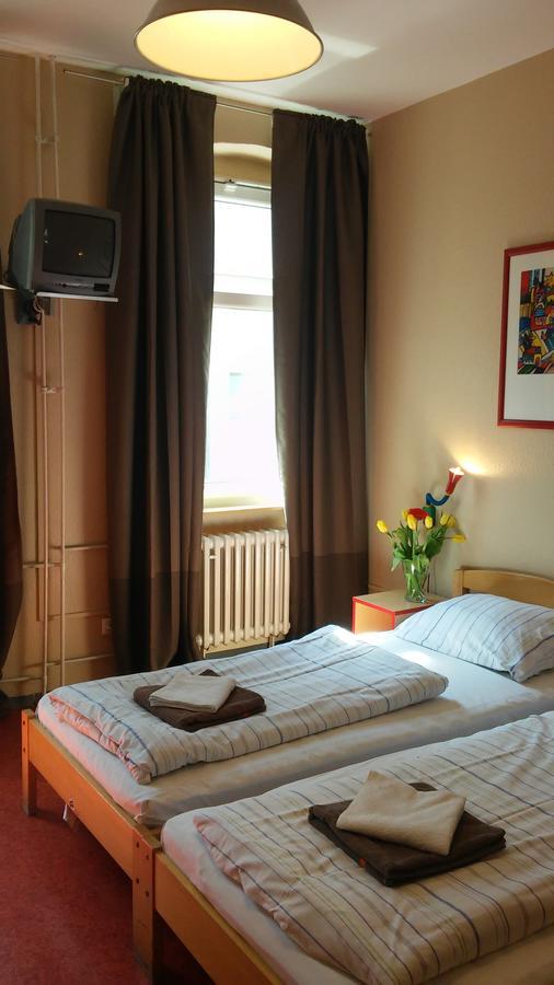برلين Happy Go Lucky Hotel + Hostel Schoneberg المظهر الخارجي الصورة