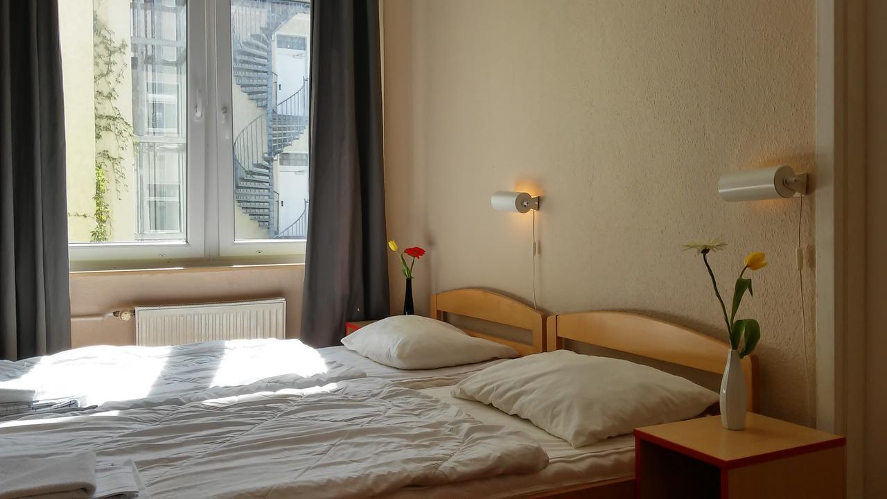 برلين Happy Go Lucky Hotel + Hostel Schoneberg المظهر الخارجي الصورة